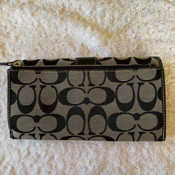 Coach Envelope Wallet - Picture 2 of 5